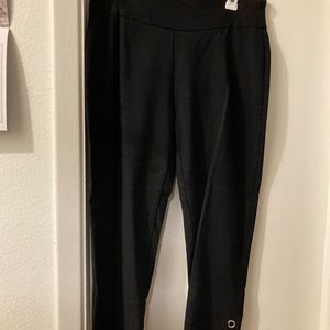 Zac and Rachel Capris. Women’s size 12